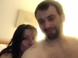 Alter: 31 / Skorpion - Alter:  / normal - Geschlecht: Paar - Ausrichtung: bisexuell - Haare: brünett / lang - Piercing: mehrere - bewebmaster-Alter:  - Hautfarbe: weiss - Augen: grün - Rasur: vollrasiert